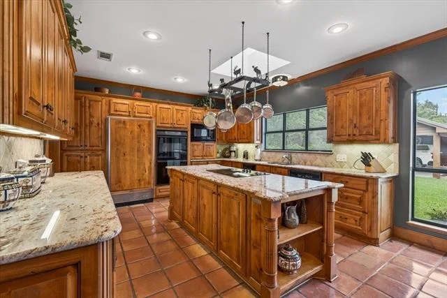 Photo of 906 Valle Vista Drive