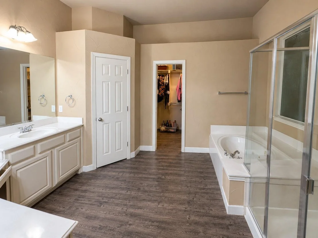 Photo of 2360 Lake Forest Drive