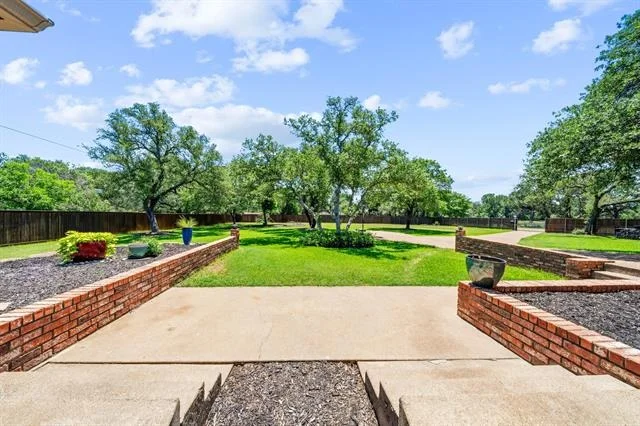 Photo of 100 Twisted Oak Lane