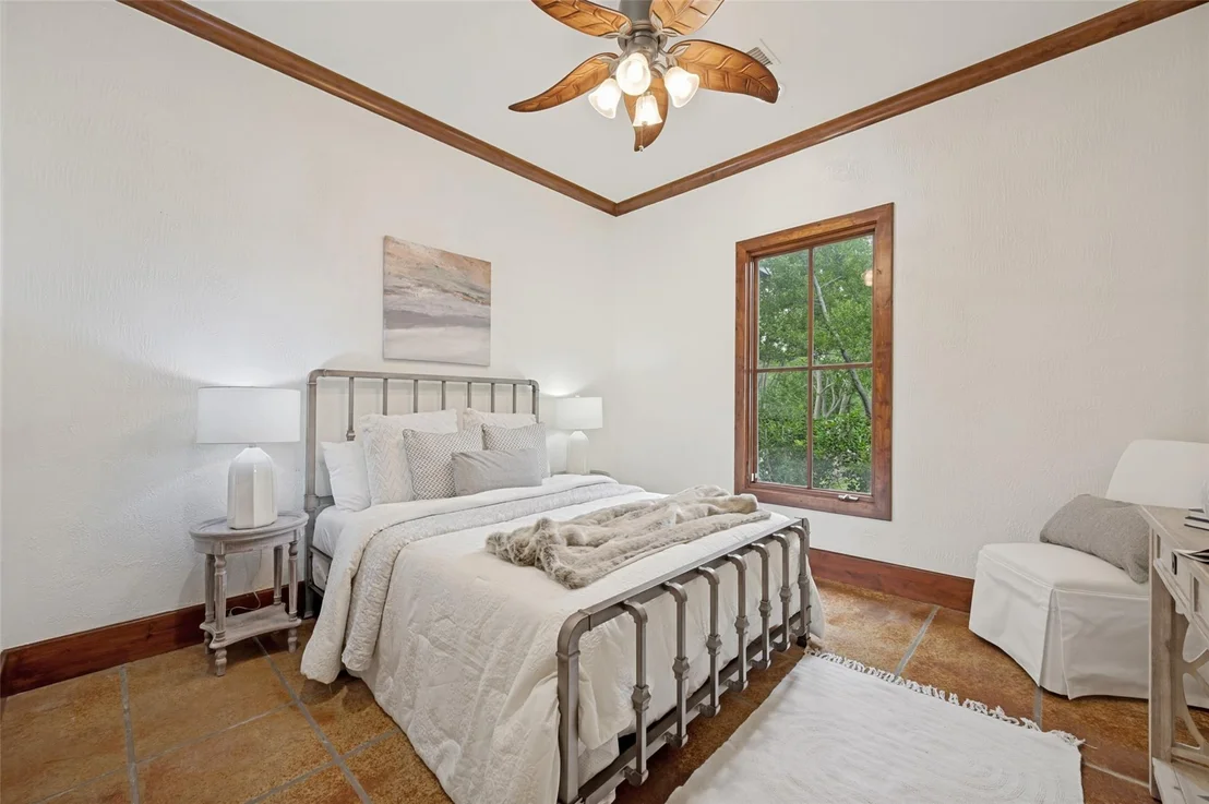 Photo of 2626 Twelve Oaks Lane
