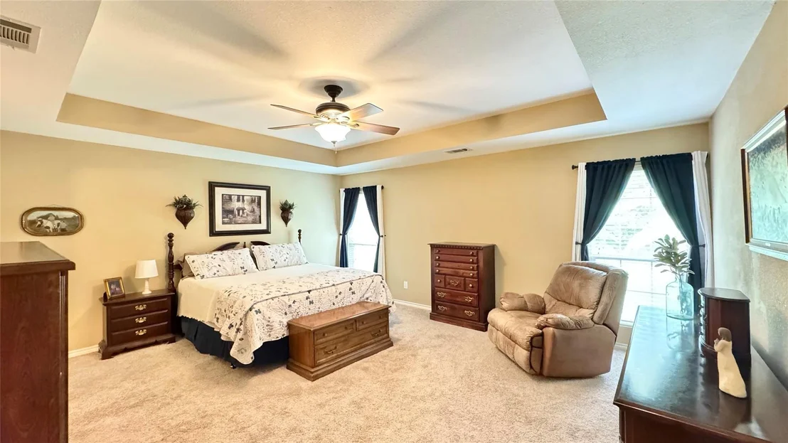 Photo of 115 Meadowood Road