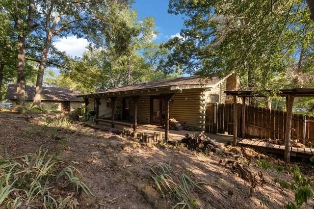 Photo of 1603 Pineview Lane