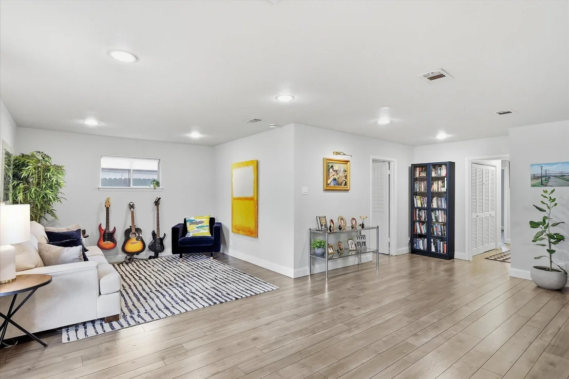 Photo of 306 W Northgate Drive