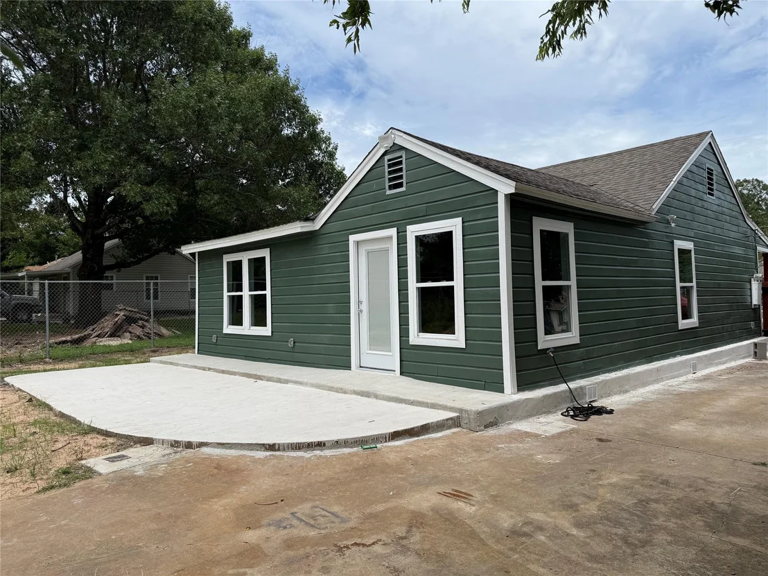 Photo of 2724 Gurley Avenue
