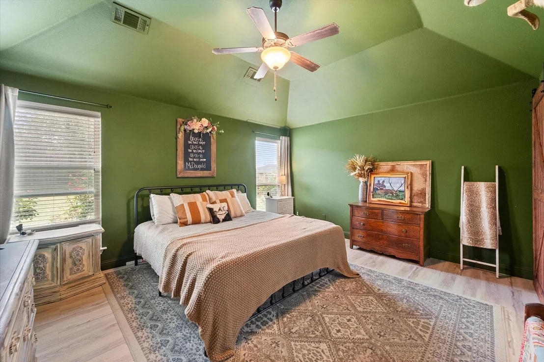 Photo of 1815 Clearbrook Lane