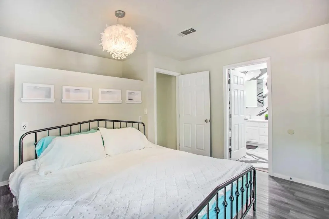 Photo of 9899 Archer Lane