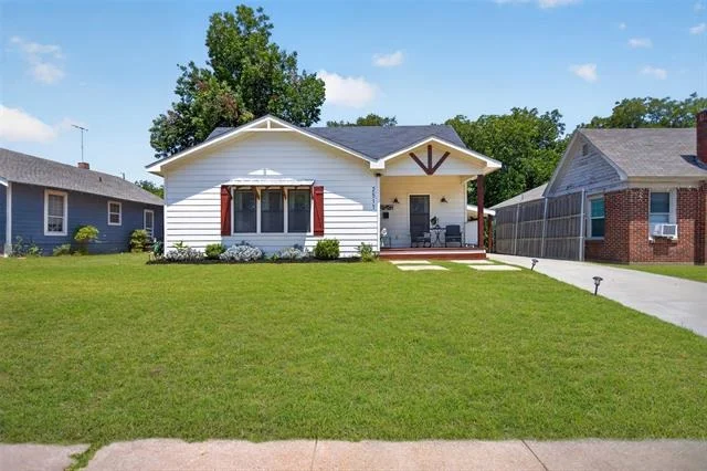 Photo of 2511 Gladstone Drive