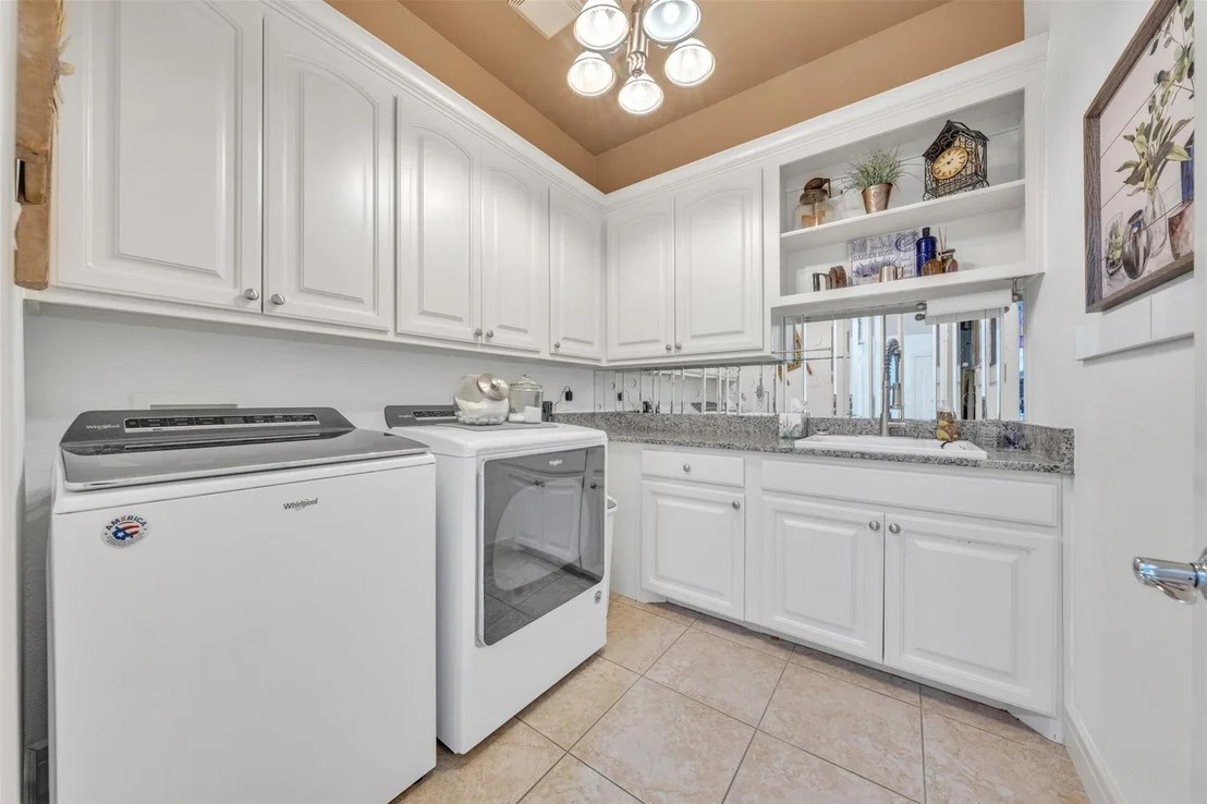 Photo of 2400 Vineyard Drive