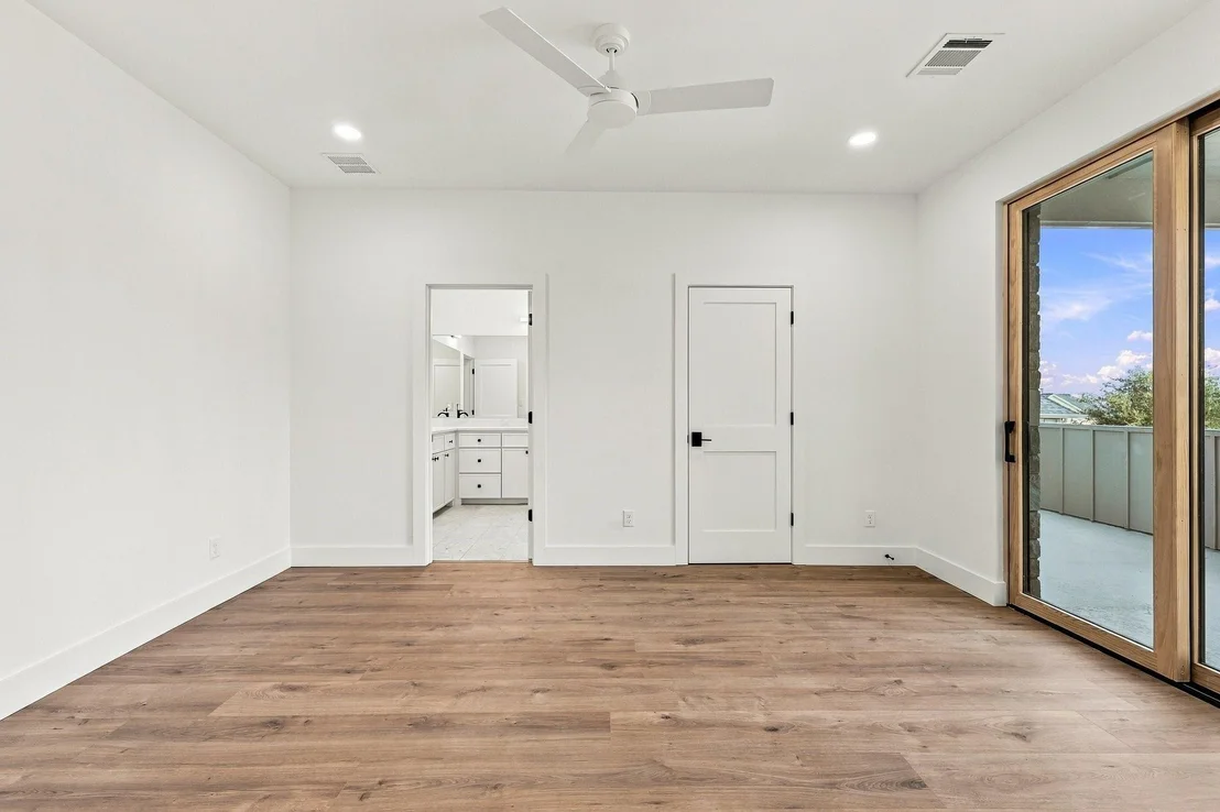 Photo of 125 Oyster Bay