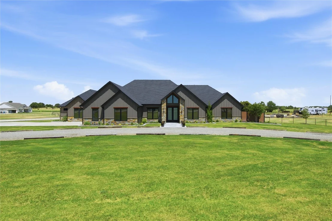 Photo of 2223 Grass Roots Road
