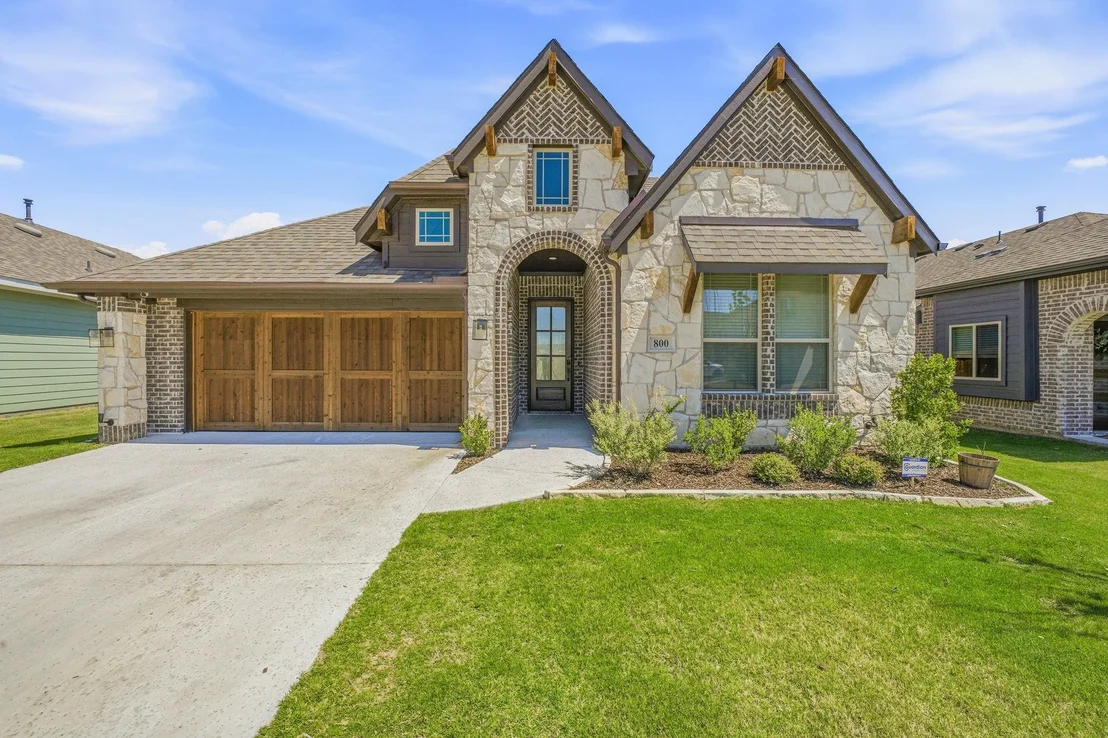 Photo of 800 Jaguar Ridge