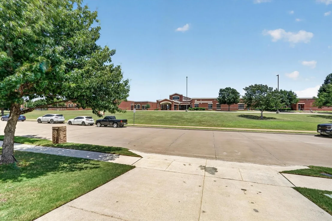 Photo of 441 E Wishbone Lane
