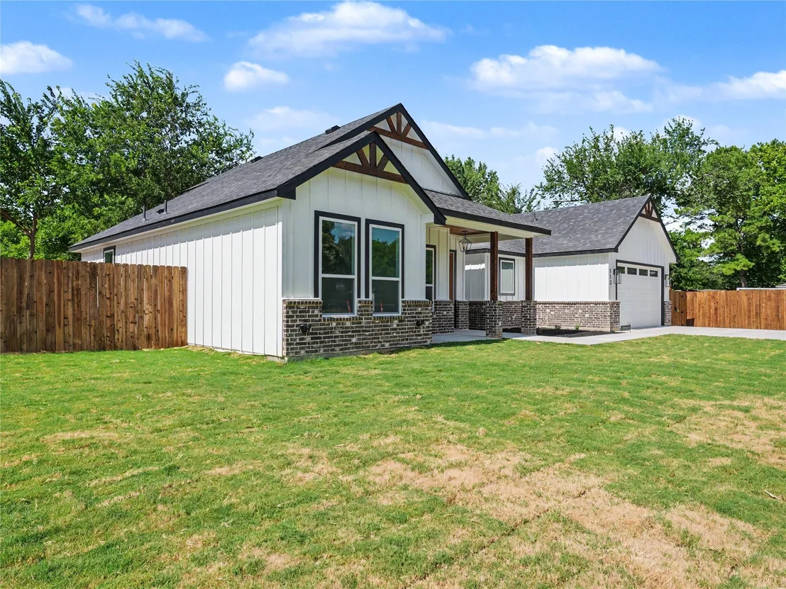 Photo of 113 Dennis Drive