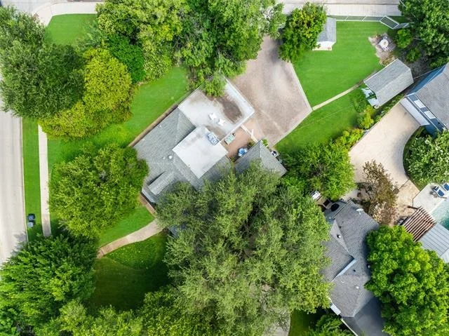 Photo of 622 N Brookside Drive