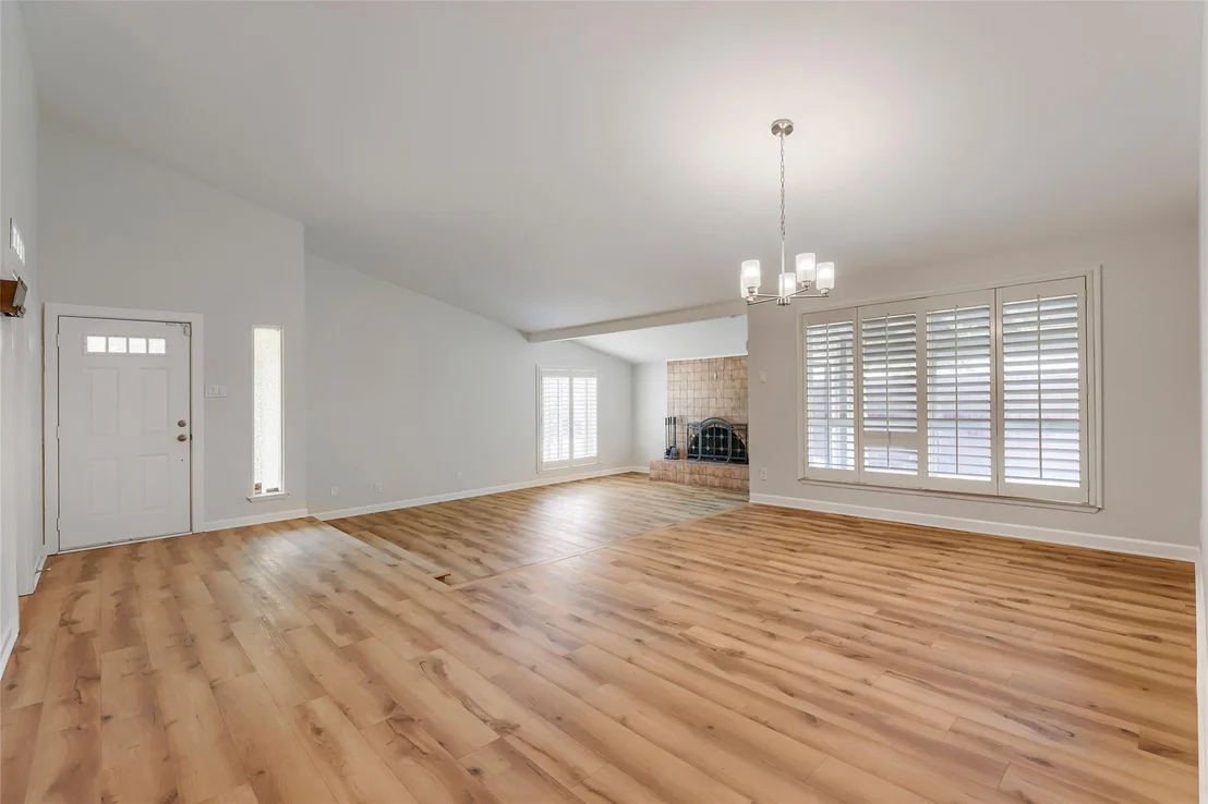 Photo of 6639 Roundrock Road