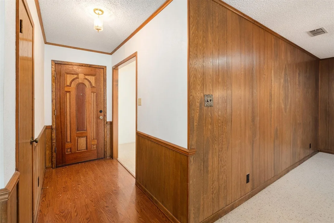 Photo of 925 Bradley Drive