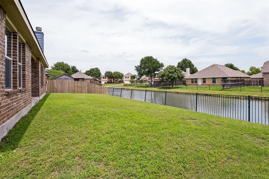 Photo of 1097 Luton Drive