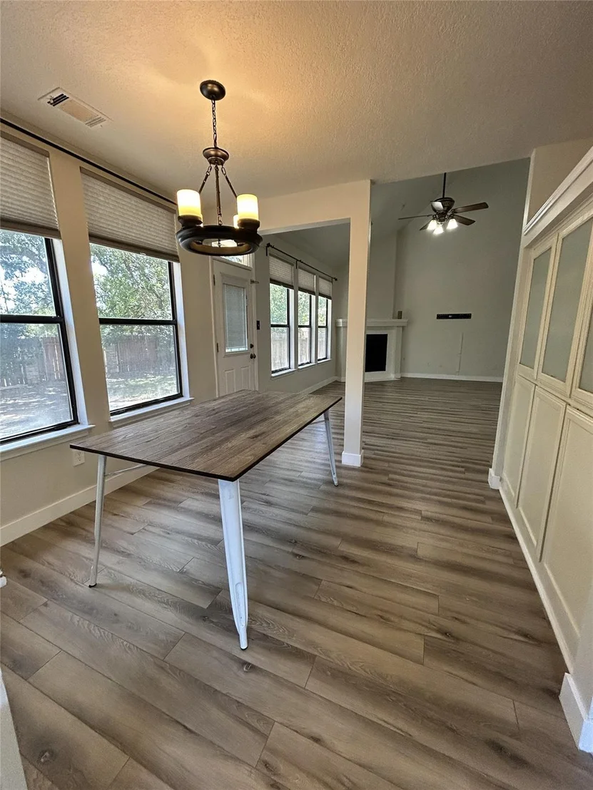 Photo of 602 N River Crest