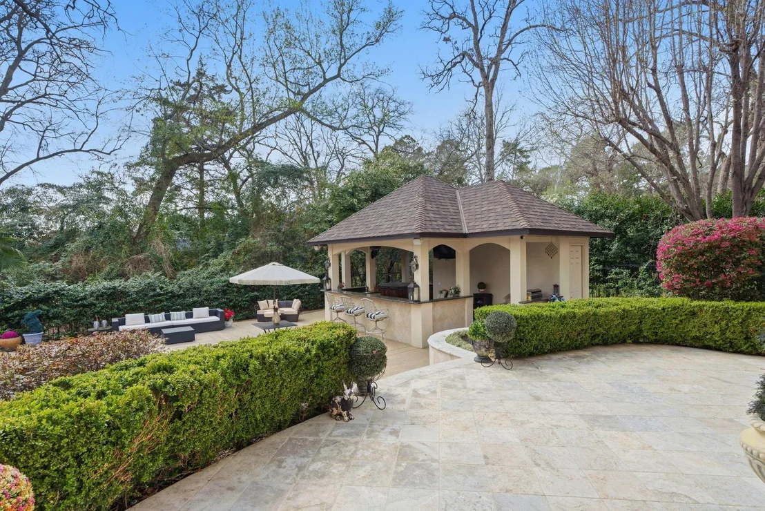 Photo of 3645 Woods Boulevard