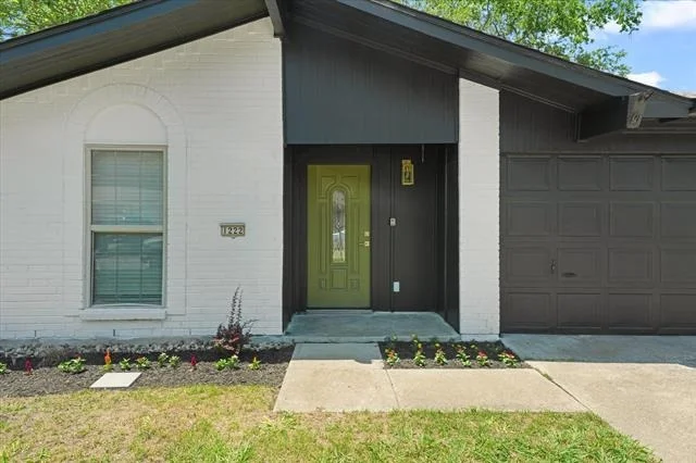 Photo of 1222 Saturn Drive
