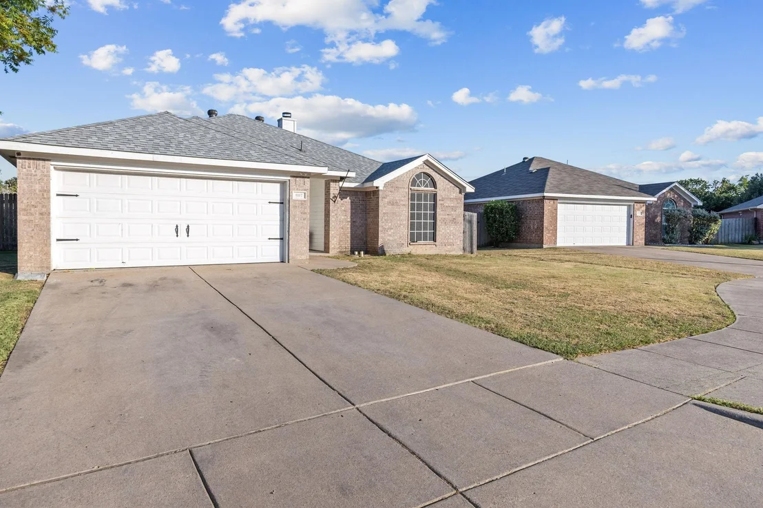 Photo of 607 Meadowbrook Drive