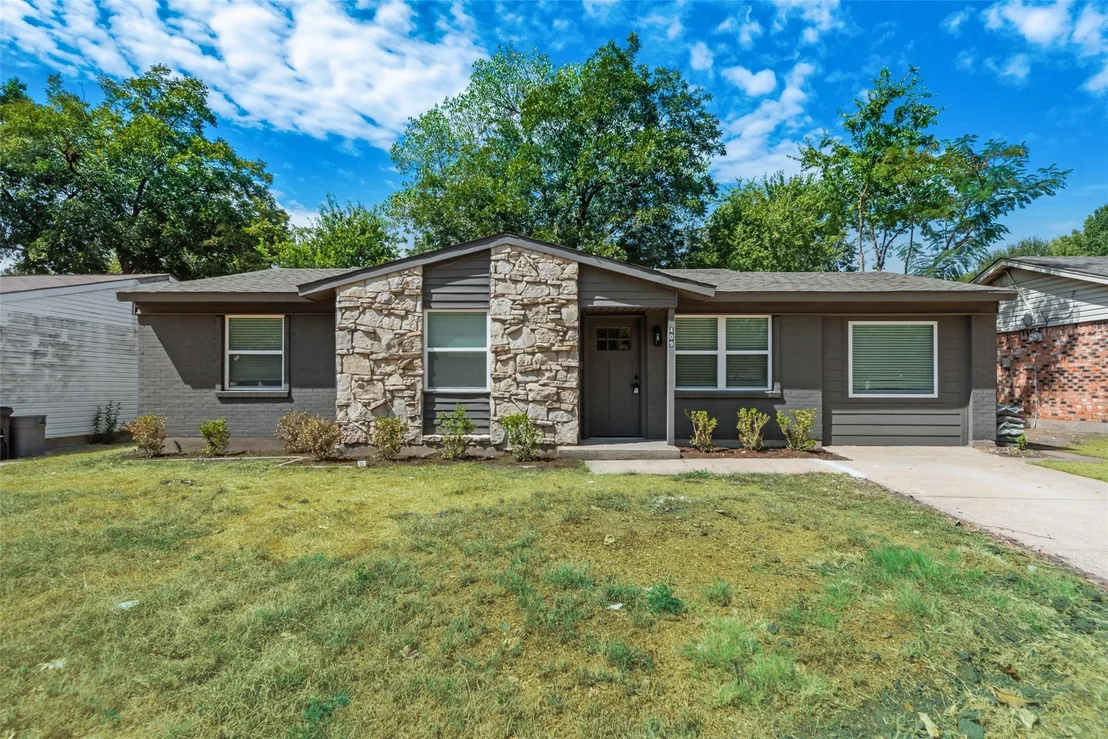 Photo of 409 Birchwood Circle