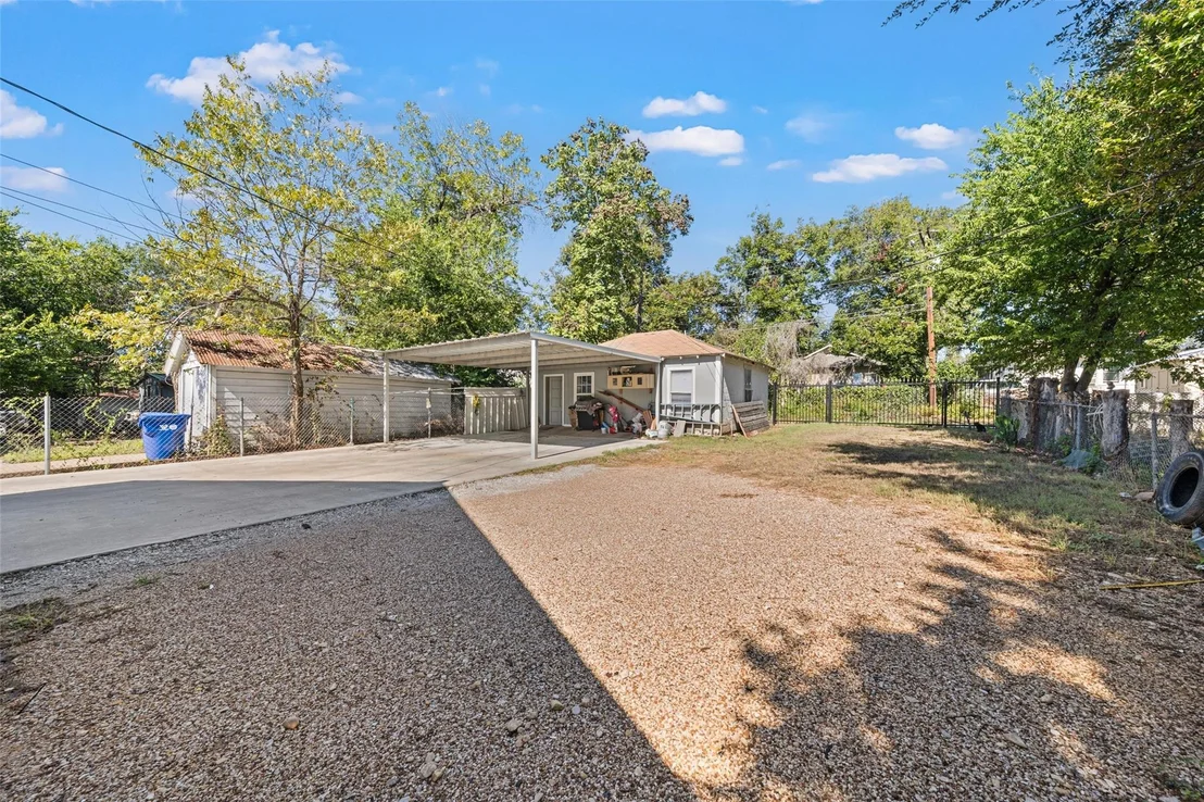 Photo of 3215 Bosque Boulevard
