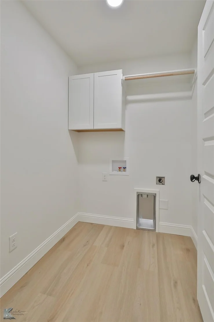 Photo of 2571 Bel Air