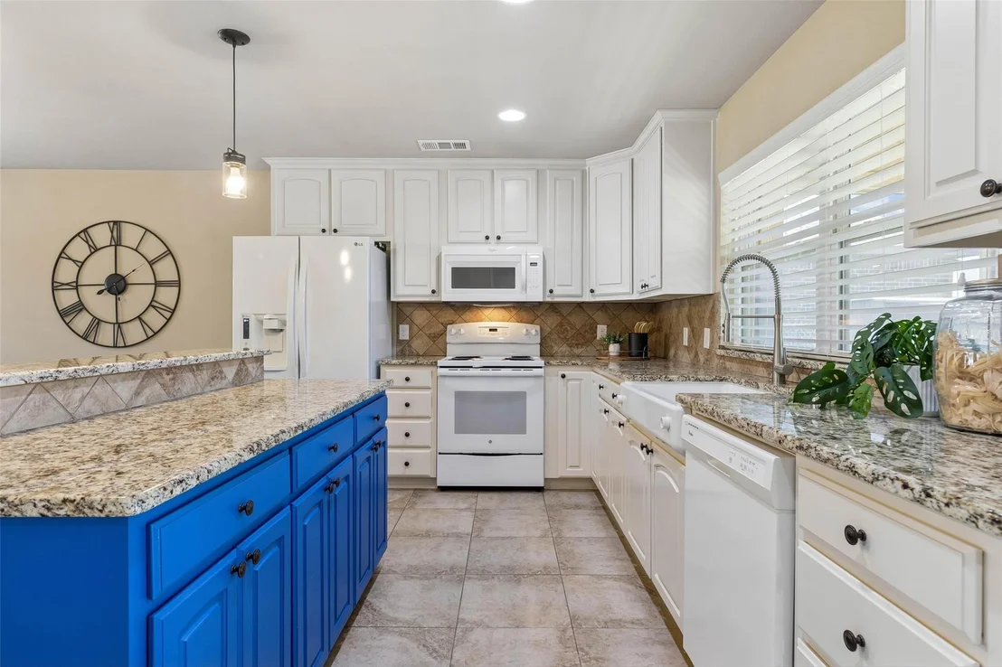 Photo of 8106 Woodside Road