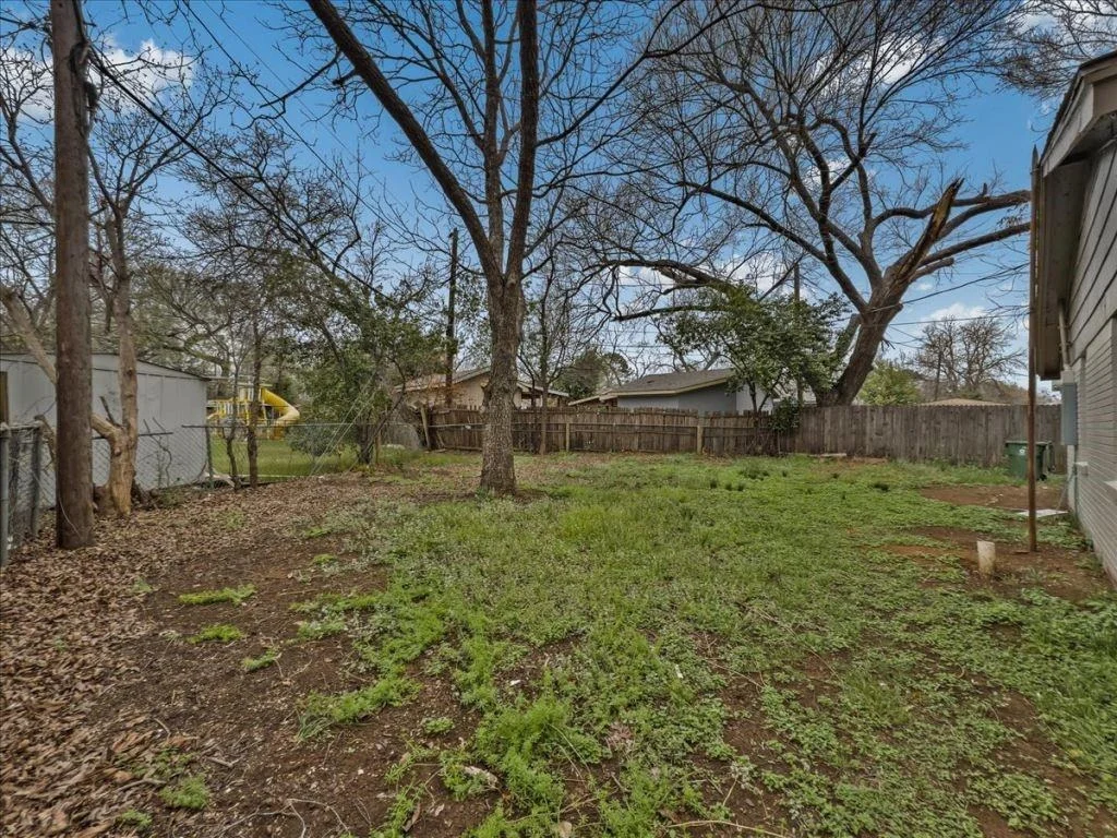 Photo of 802 Nl Robinson Drive