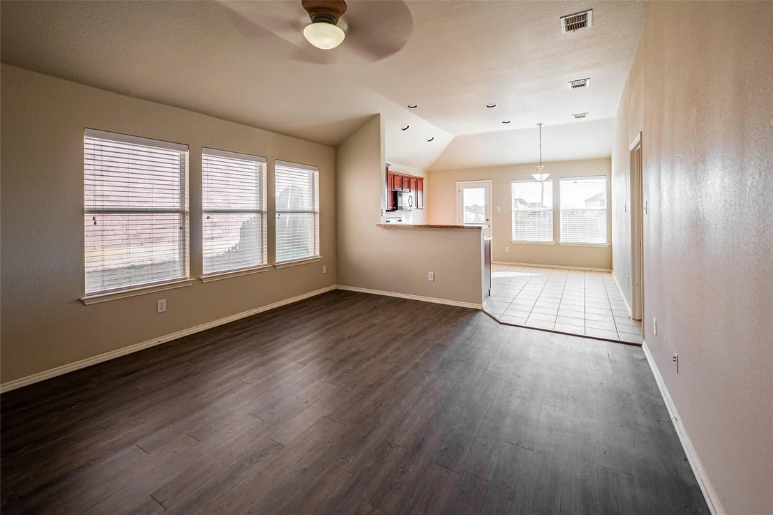 Photo of 1837 Walnut Way