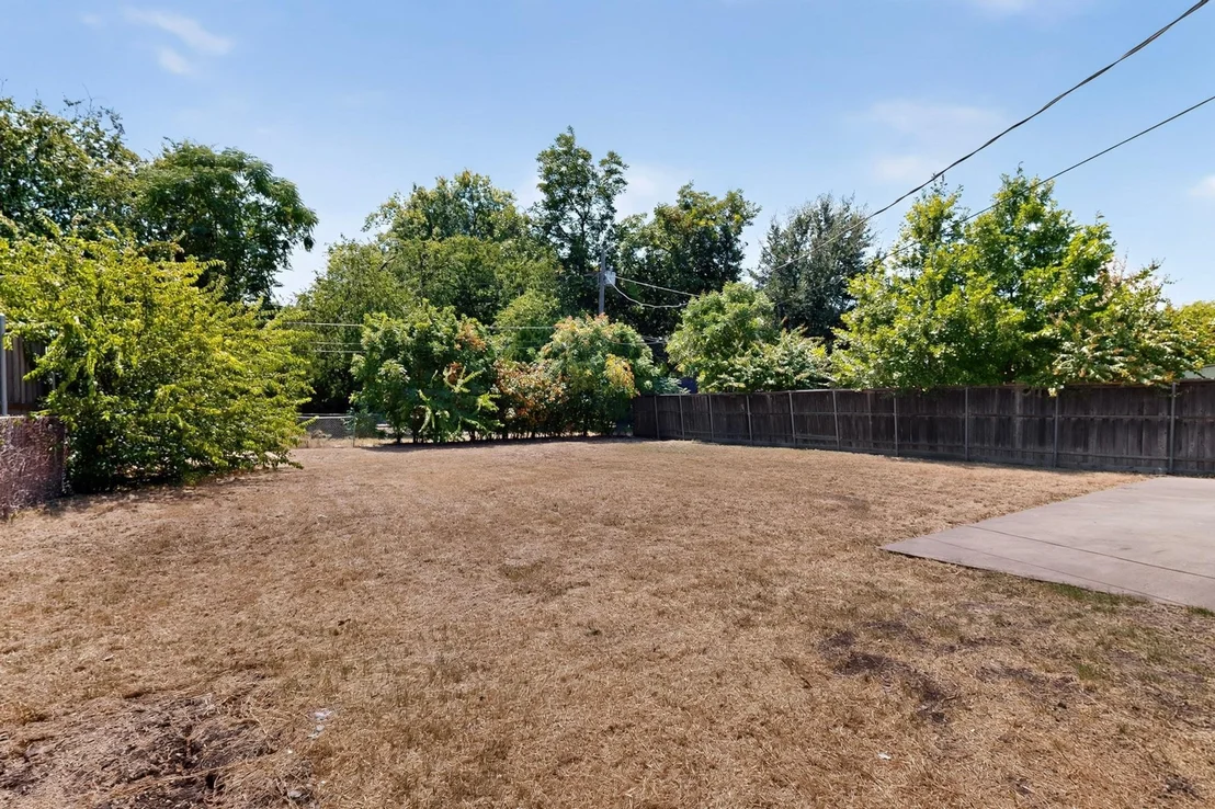Photo of 808 Lilac Drive