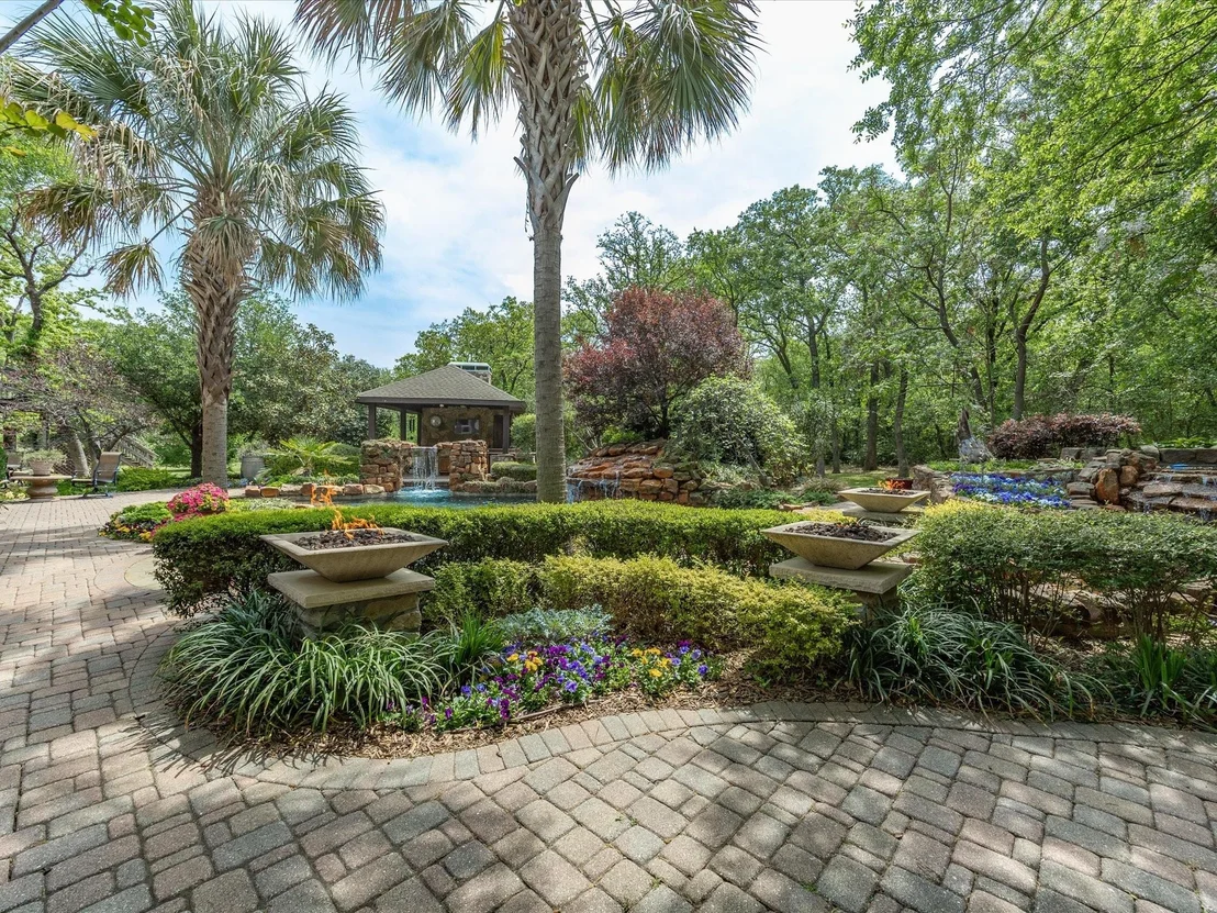 Photo of 625 Estates Drive