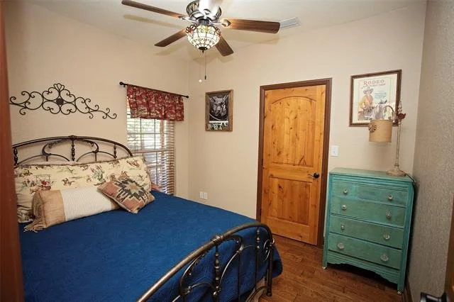 Photo of Unit 2 at 880 Cliffs Drive