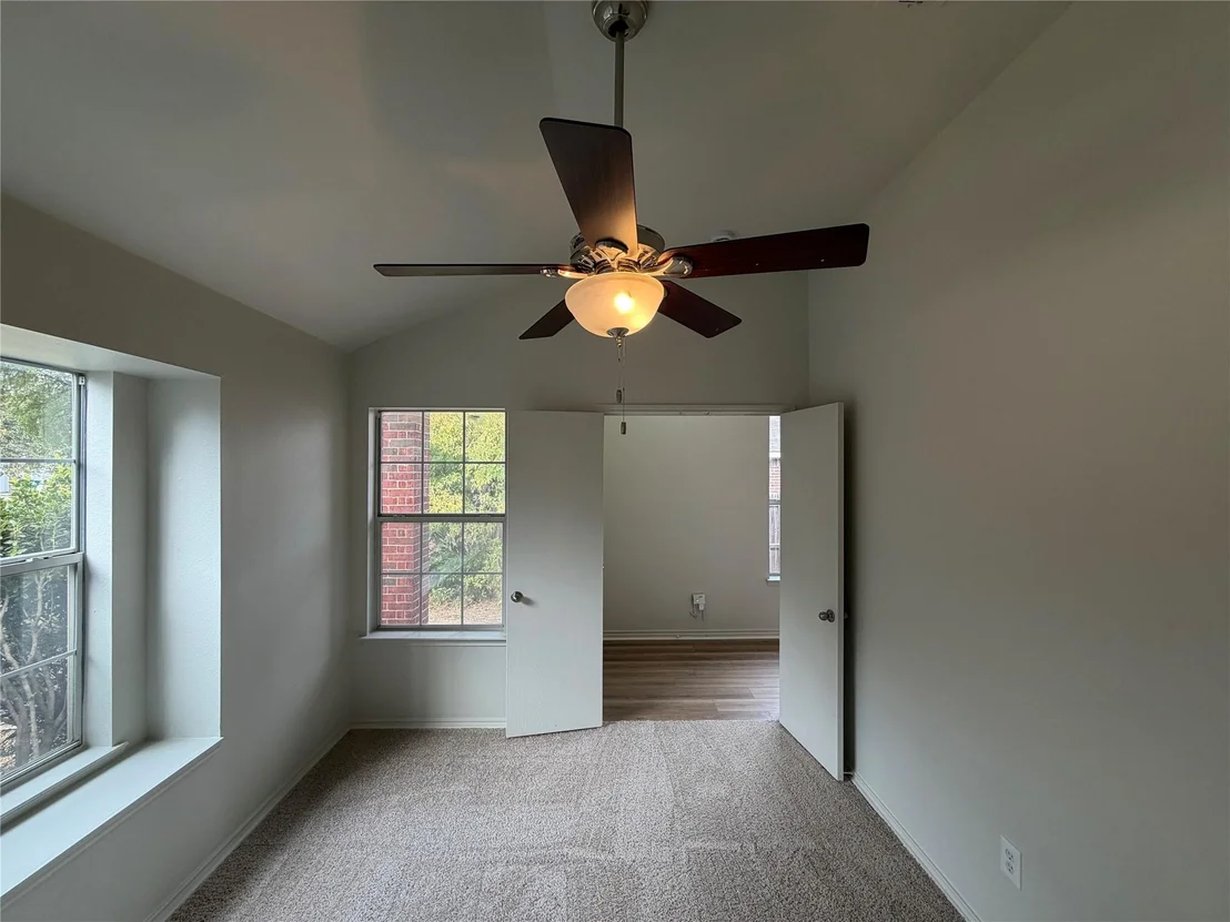 Photo of 825 Dixon Lane