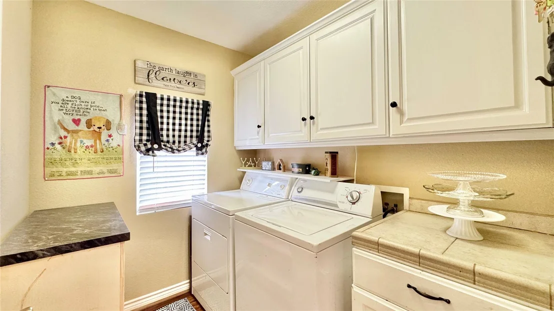 Photo of 115 Meadowood Road