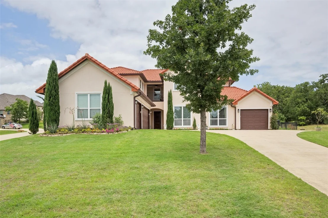 Photo of 2501 Oak Bluff Drive