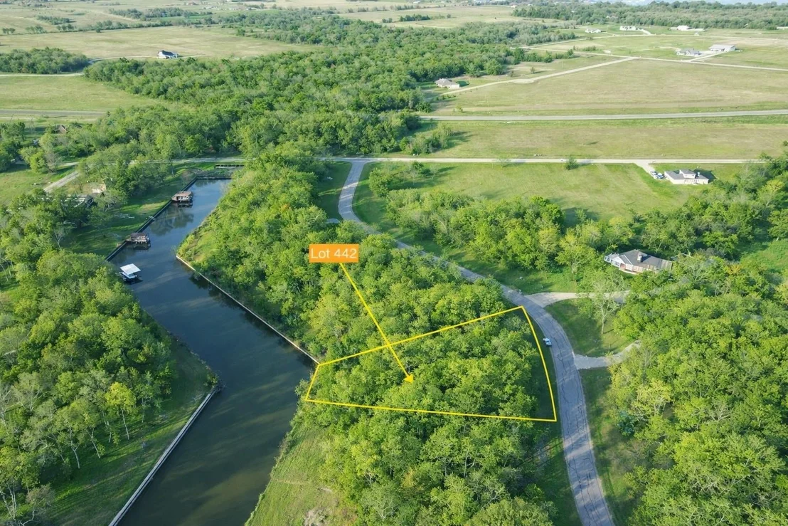Photo of 442 Waters Edge Drive