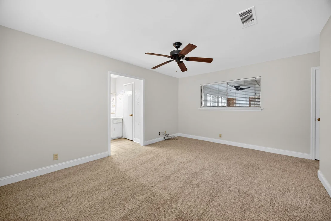 Photo of 1616 W Shields Drive