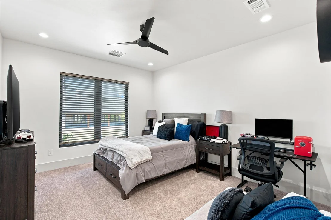 Photo of 2223 Grass Roots Road