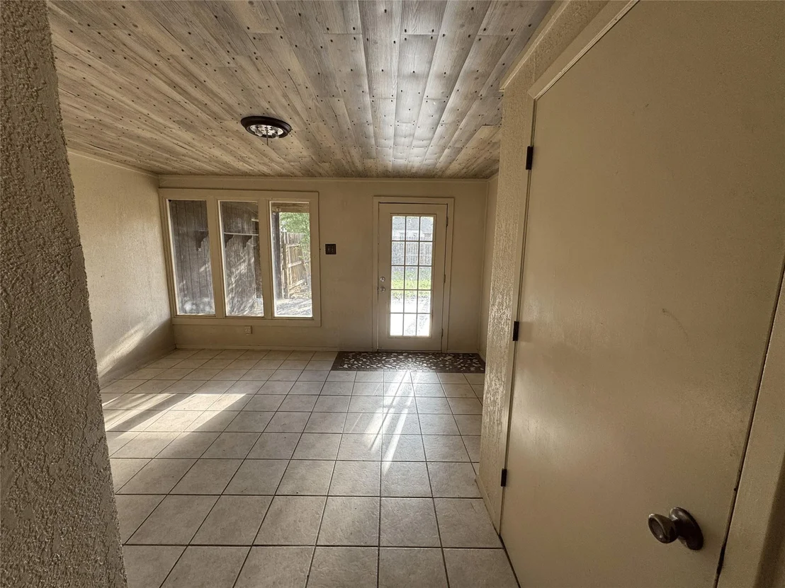 Photo of 2066 Vine Street