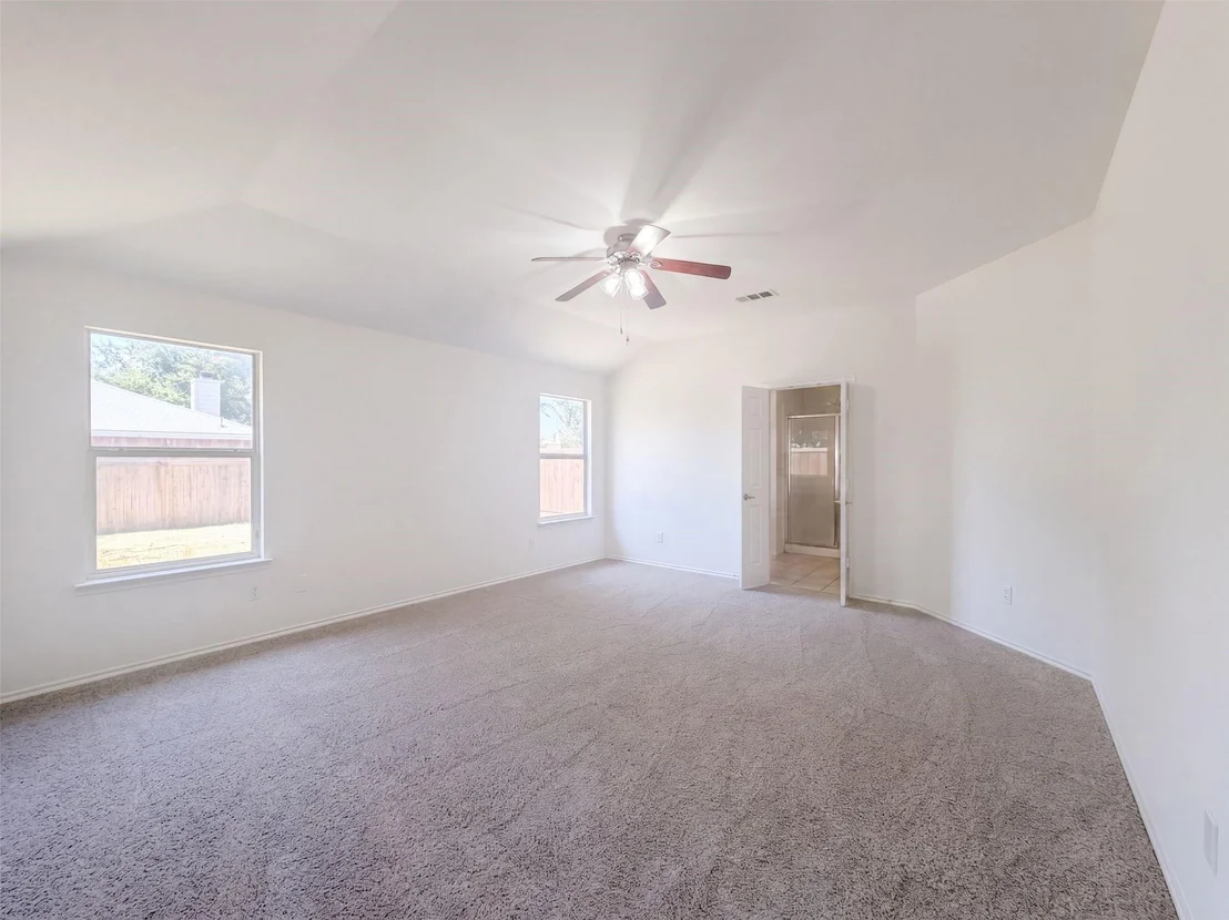 Photo of 905 Acacia Drive
