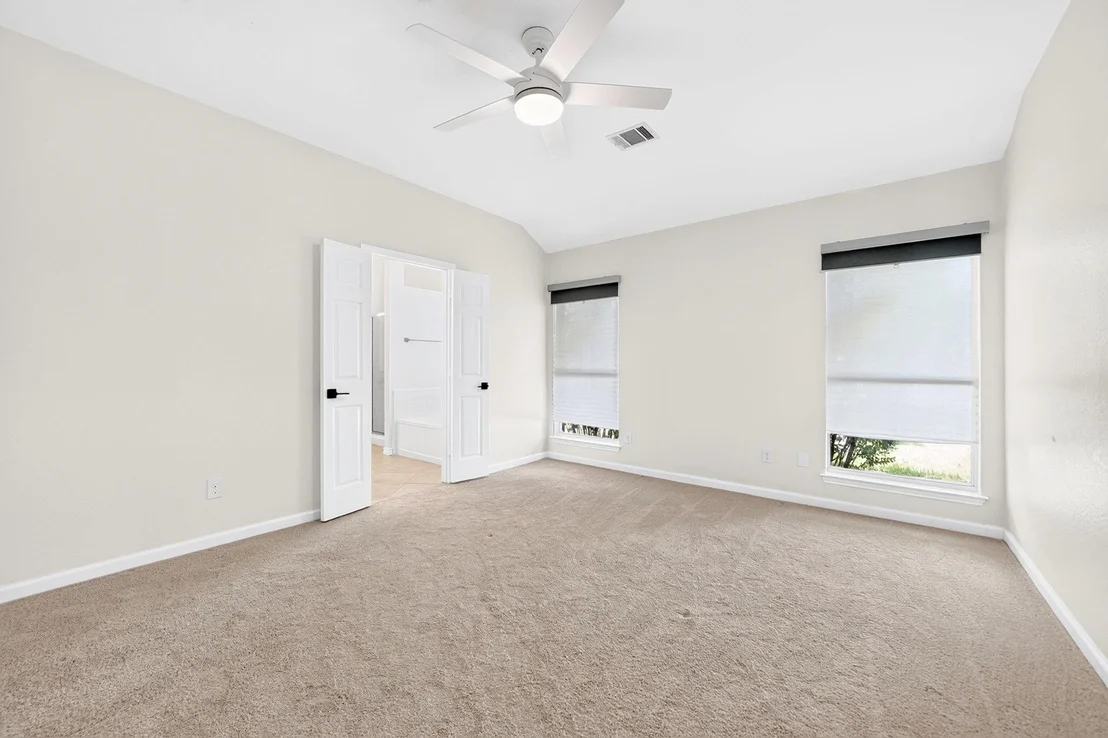 Photo of 7606 Harbor Drive