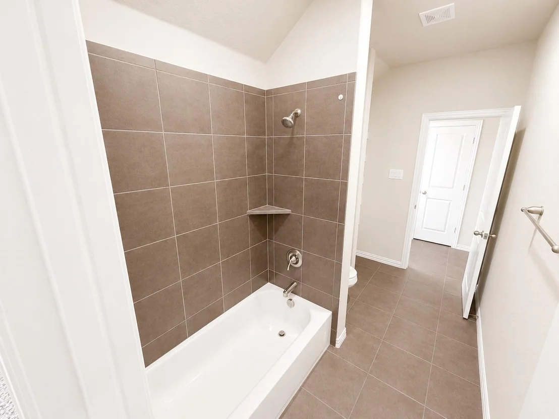 Photo of 136 Bowling Green Avenue