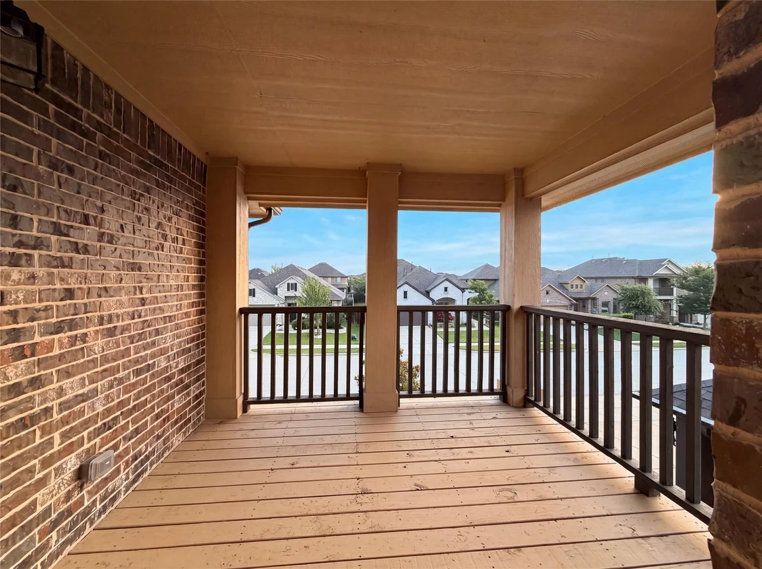 Photo of 725 Lyndhurst Drive
