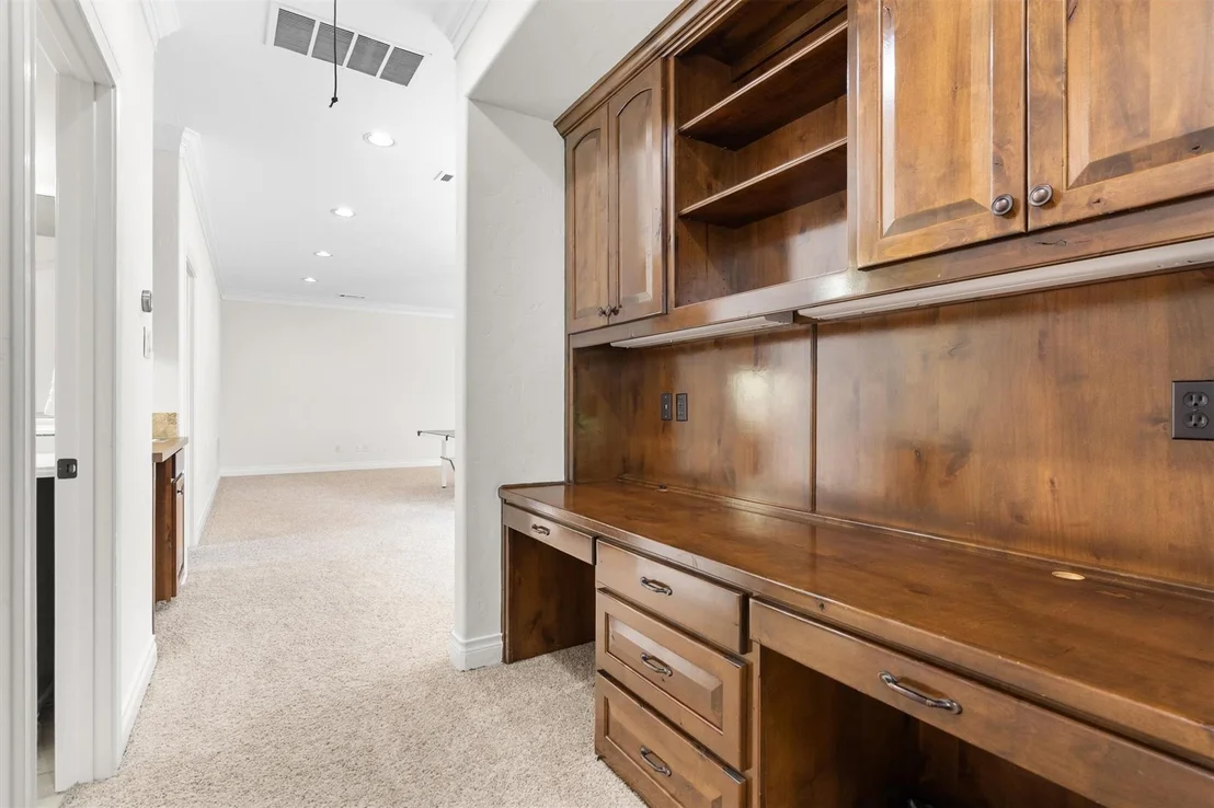 Photo of 3225 Clubview Drive