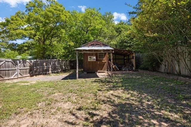 Photo of 333 Lakeview Drive