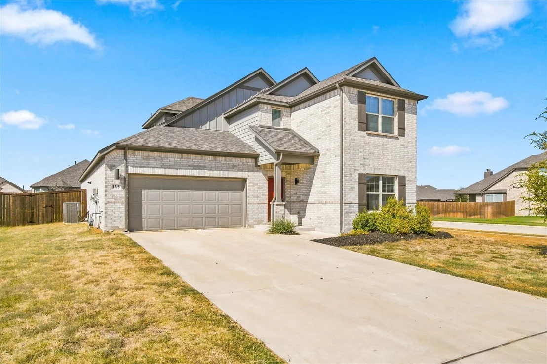 Photo of 1345 Fox Glen Trail