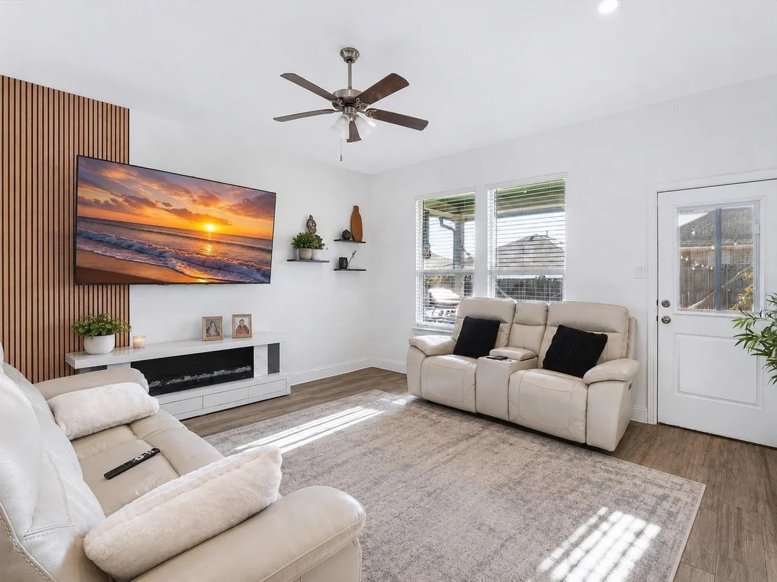 Photo of 2220 Redwing Drive