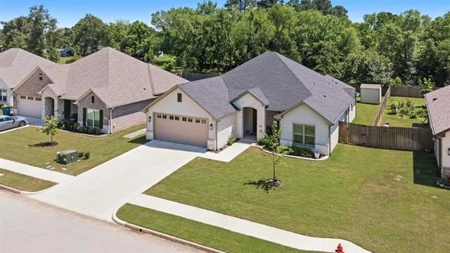 Photo of 416 Deer Point Cove